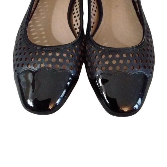 Bettye Muller Janae Black Perforated Leather Flats Women's Slip-On Loafers 8.5 - Picture 3 of 10